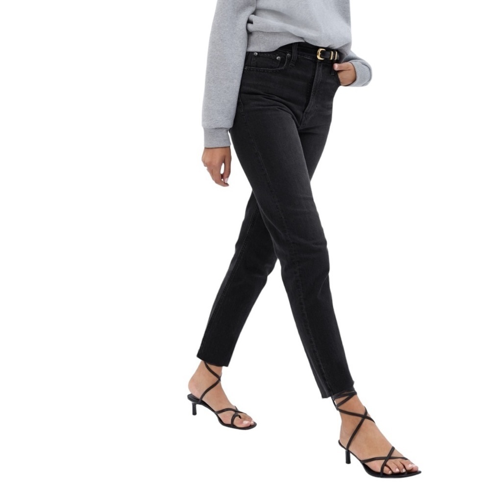 GAP High Rise Straight Jeans in Black